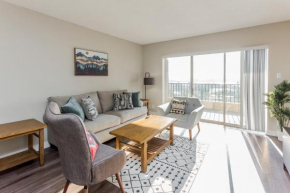 1BR Flat with Stunning River Views
